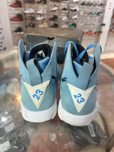 Pantone 7s size 9.5
