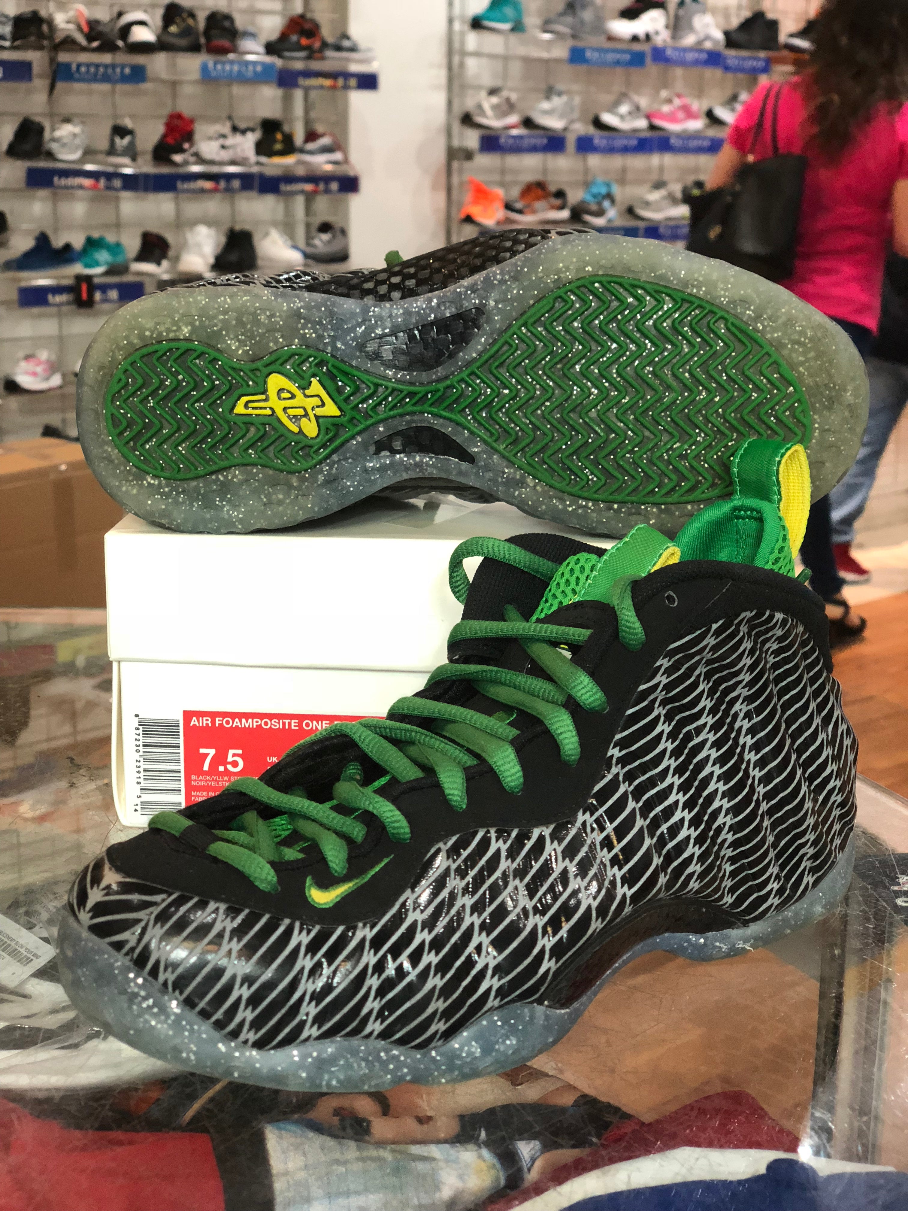 Oregon duck foams size 7.5