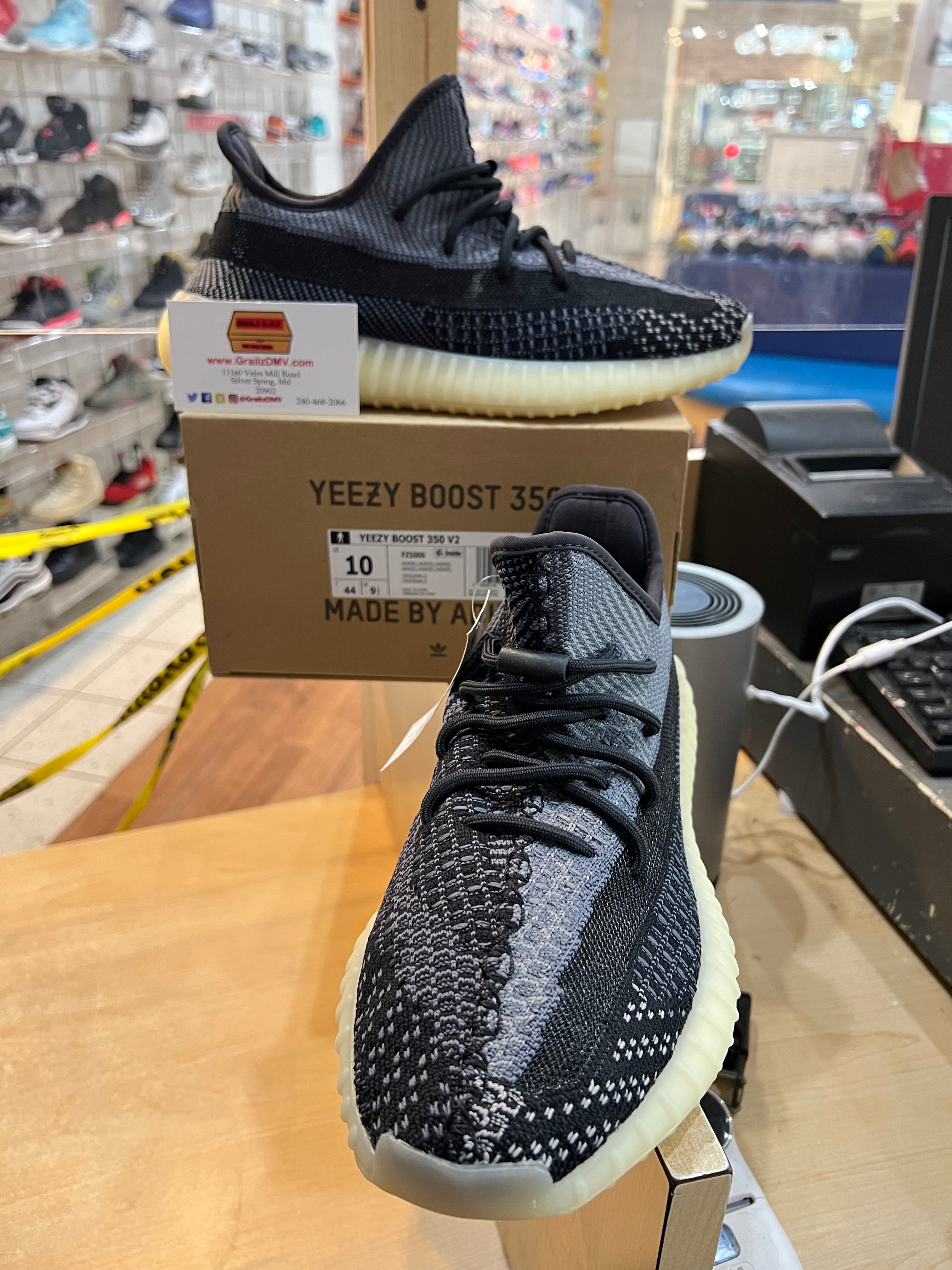 Brand New Yeezy Boost 350 V2 Carbon Size 10
